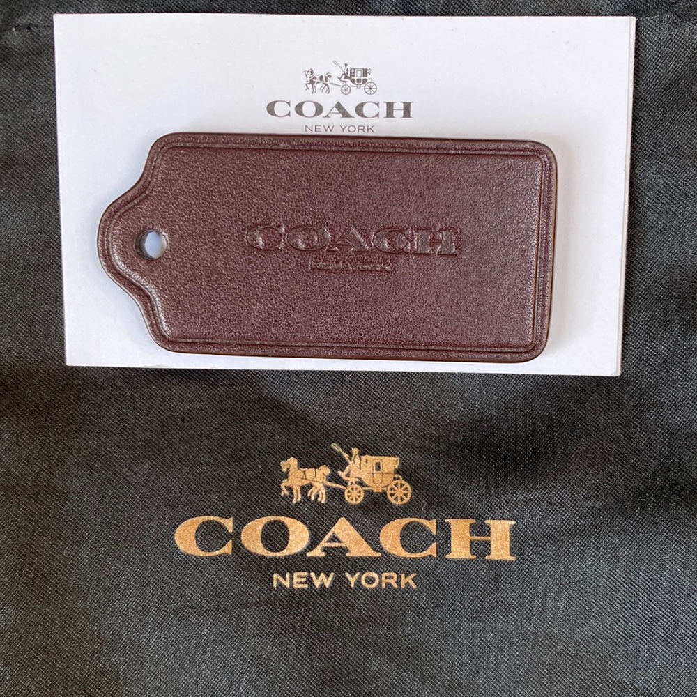 Coach rexy embossed hangtag - Picture 2 of 4